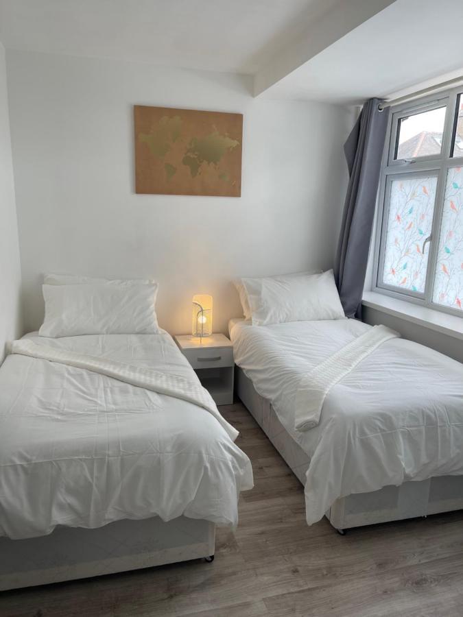 Appartement Studio Flat Fully Equipped à Croydon Extérieur photo